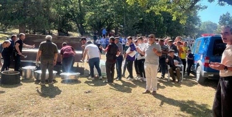 Emet’in Bahatlar köyünde geleneksel güz hayrı
