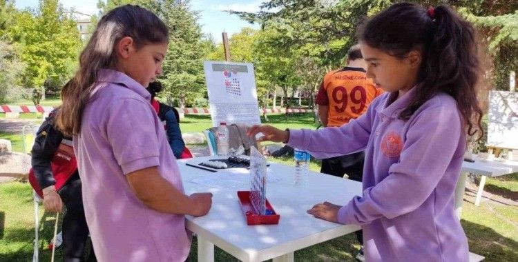Niğde’de çocuklar zeka oyunları parkuru ile hem öğrendi hem eğlendi
