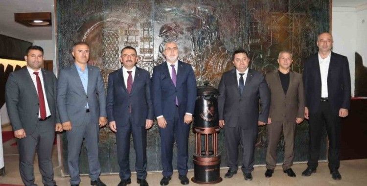 Çalışma Bakanı Işıkhan GMİS’i ziyaret etti
