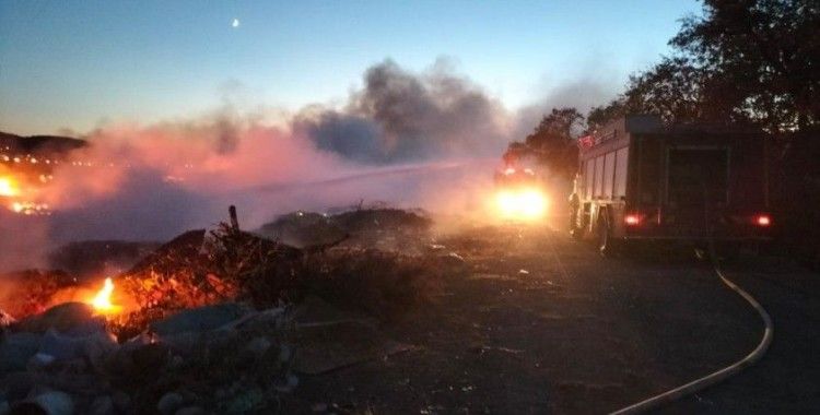 Balıkesir'de çöplük yangını