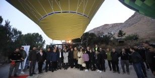Büyükelçiler ve diplomatlar Soğanlı semalarında balon turu yaptı
