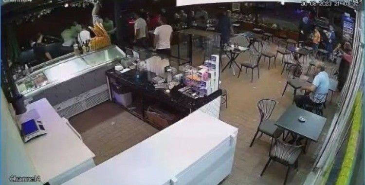 Yoldan geçen kadına sözlü tacizde bulunan şahısa esnaf dayağı
