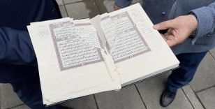 Hollanda'da ırkçı PEGIDA hareketi liderinin yırttığı Kur'an-ı Kerim teslim alındı