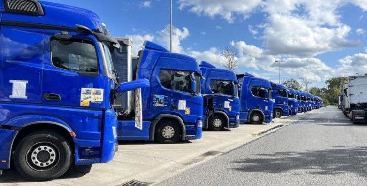 Almanya'da aralarında bir Türk'ün de bulunduğu 85 tır şoförü açlık grevinde