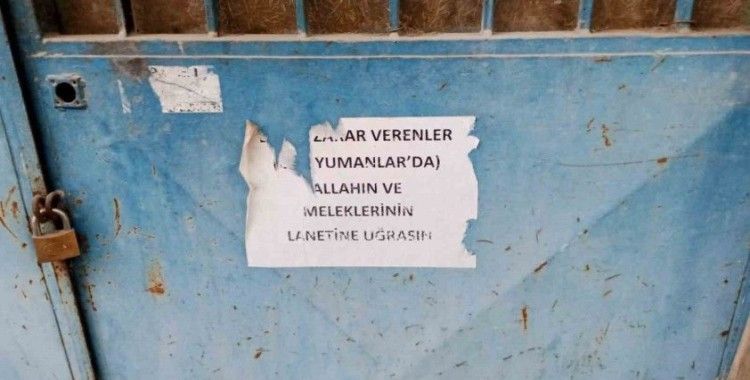 Metruk evin kapısına beddualı uyarı asıldı
