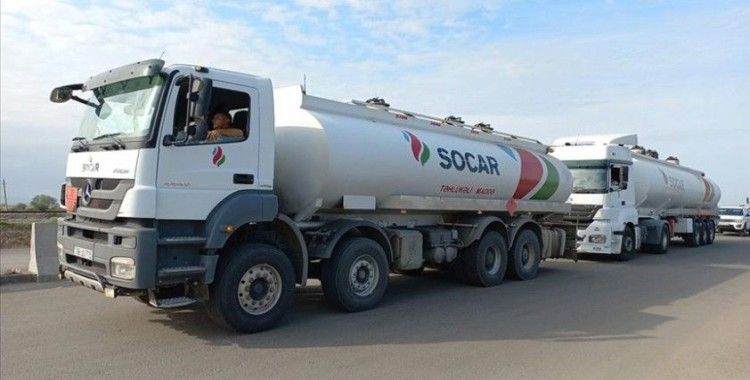Azerbaycan hükümeti Karabağ'daki Ermeni nüfus için yakıt gönderdi