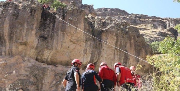 Bolu'da gerçeği aratmayan tatbikat: Zorlu arazide 8 kişi kurtarıldı