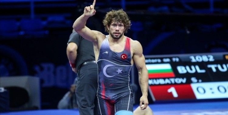 Milli sporcu Selçuk Can, Dünya Güreş Şampiyonası'nda bronz madalya kazandı