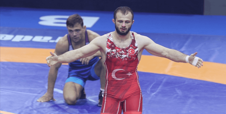 Milli sporcu Enes Başar, Dünya Güreş Şampiyonası'nda bronz madalya kazandı