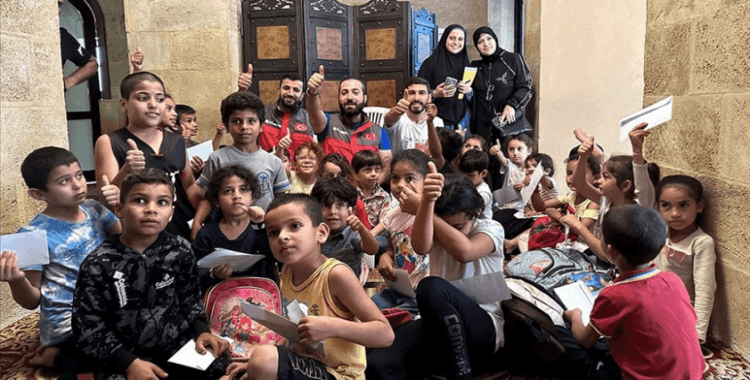 Sadakataşı Derneğinden okula gidemeyen Lübnan'daki mülteci çocuklara eğitim yardımı