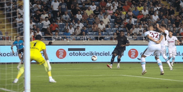 Hatayspor geriye düştüğü maçta Trabzonspor'u 3-2 yendi