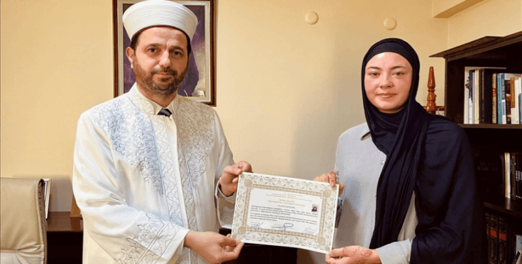 Alman Lina Boettcher, ziyaret için geldiği Bartın'da İslamiyet'i seçti