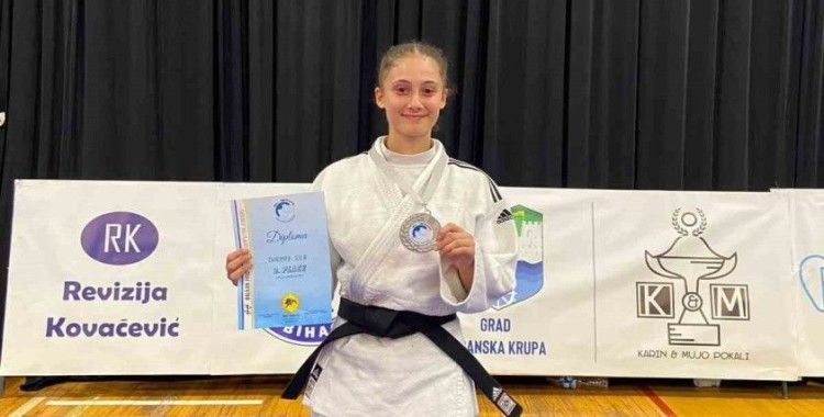 Bilecikli sporcu gümüş madalyasıyla döndü
