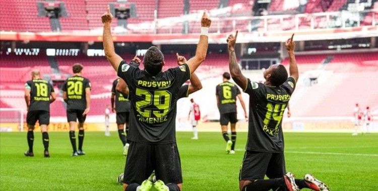 Yarıda kalan Ajax-Feyenoord maçı seyircisiz tamamlandı