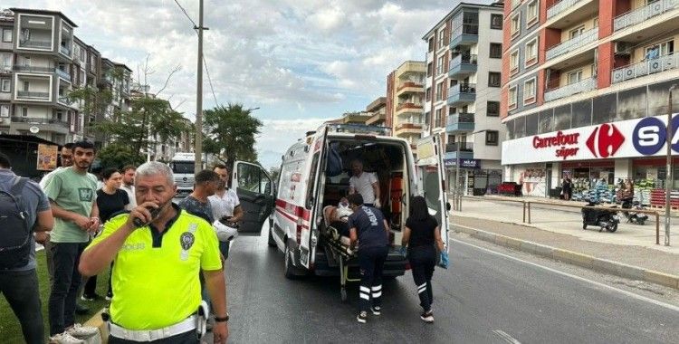 Milas’ta motosiklet sürücüsünü kaskı kurtardı
