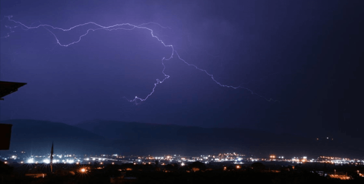 Ankara ve Isparta için gök gürültülü sağanak uyarısı