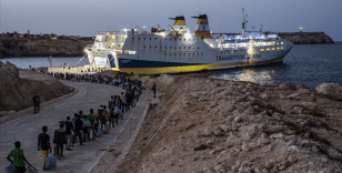 İtalya'nın Lampedusa Adası'nın sakinleri, düzensiz göç konusunda yalnız bırakıldıklarını düşünüyor