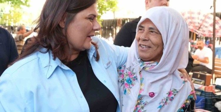 Başkan Çerçioğlu İncirliova Pazarı’nda vatandaşlarla buluştu
