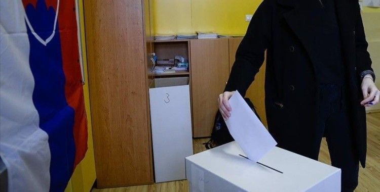 Siyasi istikrarsızlığın sürdüğü Slovakya'da halk yarın sandık başına gidecek