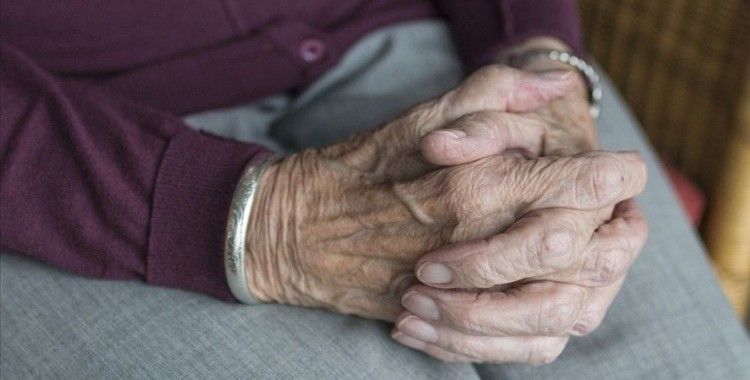 Dünyada 2050'de her 6 kişiden biri 'yaşlı' olacak