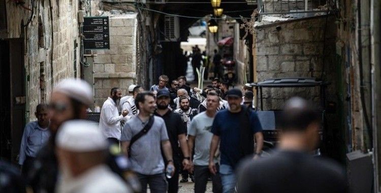 Yüzlerce fanatik Yahudi Mescid-i Aksa'ya baskın düzenledi