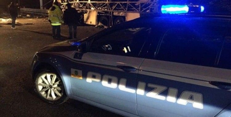 İtalya'da yolcu otobüsünün üst geçitten düşmesi sonucu 21 kişi hayatını kaybetti