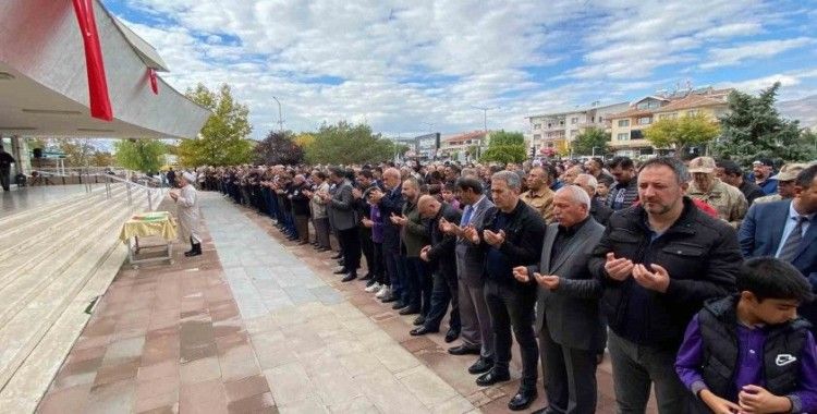 Erzincan’da, Filistinliler için gıyabi cenaze namazı kılınarak yürüyüş yapıldı
