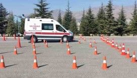 Niğde’de Uygulamalı Ambulans Sürüş Güvenliği Eğitimi Verildi
