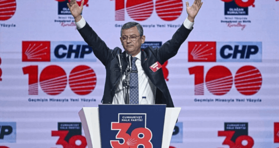 CHP'de Kemal Kılıçdaroğlu dönemi sona erdi: Yeni genel başkan Özgür Özel oldu
