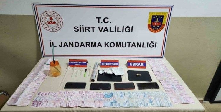 Siirt’te uyuşturucu ticareti yapan 2 şüpheli tutuklandı
