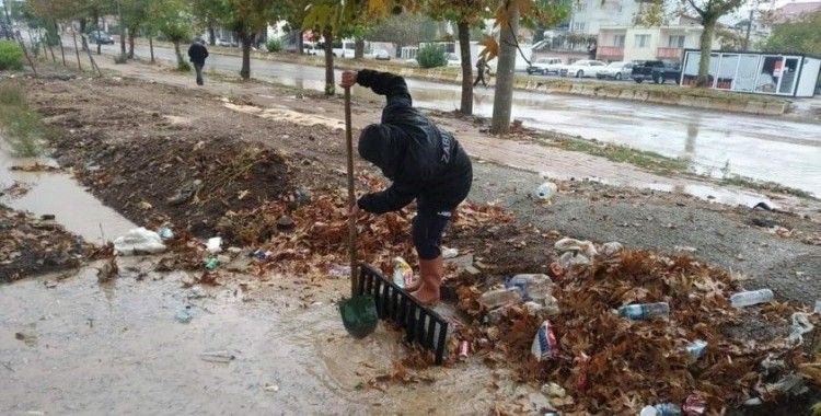 Gölbaşı’nda mazgallar temizleniyor
