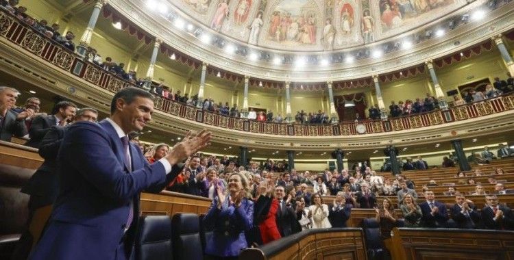 İspanya'da koalisyon hükümeti Temsilciler Meclisi'nden güvenoyu aldı