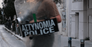 Yunanistan'da polis kurşunuyla öldürülen genç için düzenlenen eylemde arbede çıktı