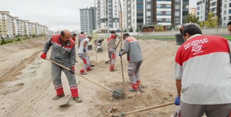 Melikgazi geleceğe nefes için, birçok mahallede fidan dikiyor
