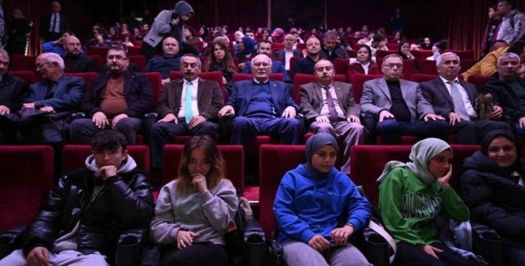 Rektör Savaş öğrencilerle birlikte Gazze’nin Gözyaşları filmini izledi
