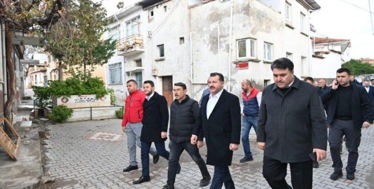 Başkan Yücel Yılmaz, Havran’a gelerek geçmiş olsun ziyaretlerinde bulundu
