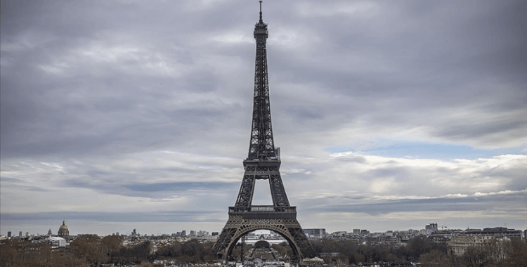 Fransa'da hava yolu çalışanlarının grevi Paris ve Toulouse'daki uçuşları aksattı