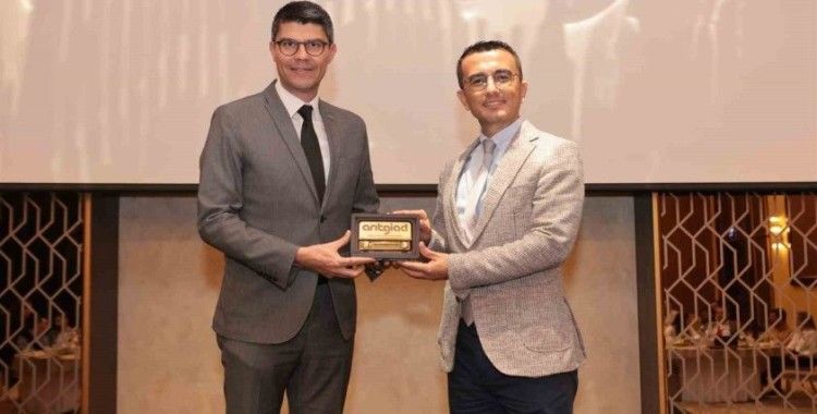 "400 kadının 267’si, yani yarıdan fazlası en az 10 göstergede yoksunluk yaşıyor"
