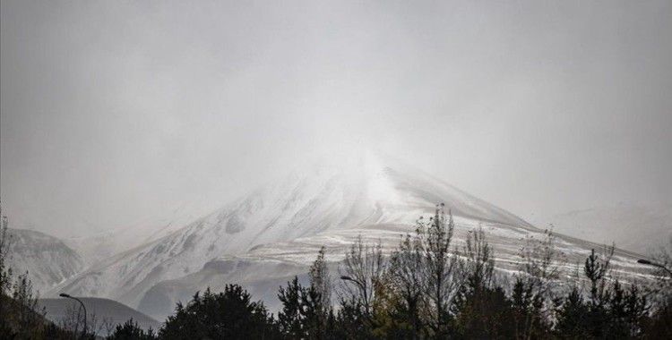 Kayak merkezlerinde en fazla kar kalınlığı 50 santimetreyle Palandöken'de ölçüldü