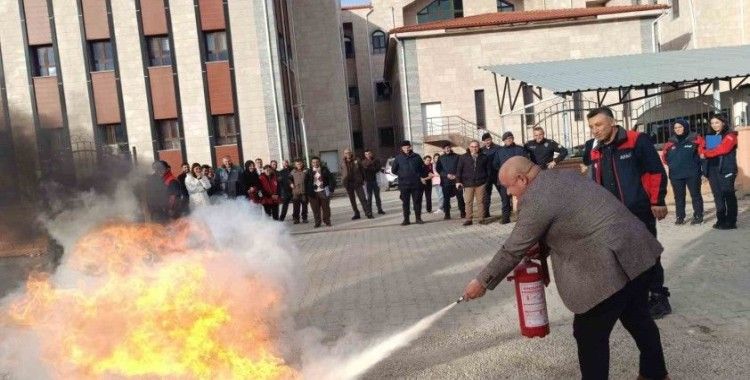 Sinanpaşa’da kamu personellerine AFAD’dan eğitim
