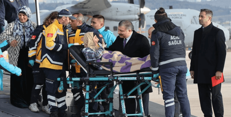 Sağlık Bakanı Koca: Gazze sınır kapısından başta çocuklar olmak üzere hastaların Türkiye'ye gelebilmesi için çalışıyoruz