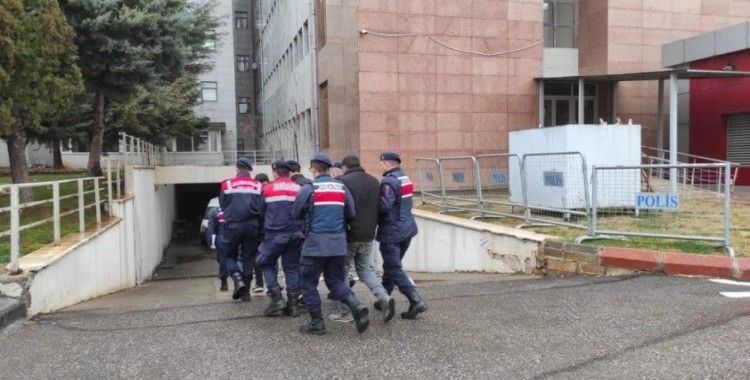 Jandarma ekipleri hapis cezası bulunan 4 kişiyi yakaladı