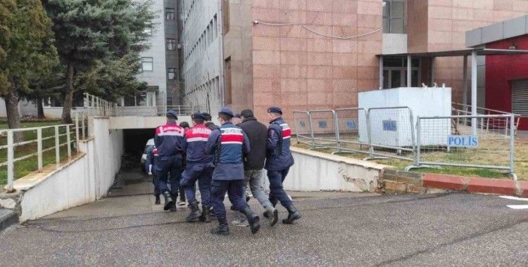 Jandarma ekipleri hapis cezası bulunan 4 kişiyi yakaladı

