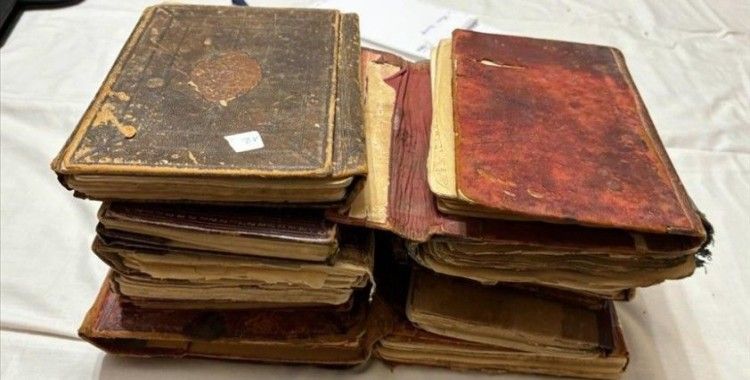 Cezayir, sömürge döneminde Fransa’ya kaçırılan 2 milyon tarihi belgeyi almaya hazırlanıyor