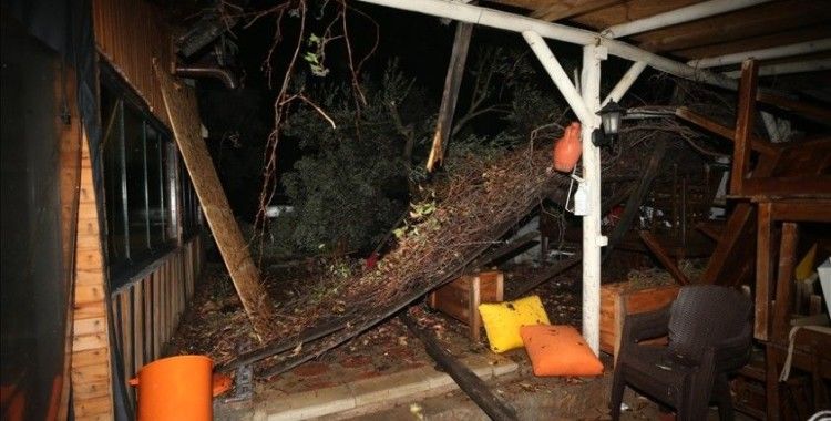 Çanakkale'de sağanak ve fırtına Assos'ta zarara neden oldu