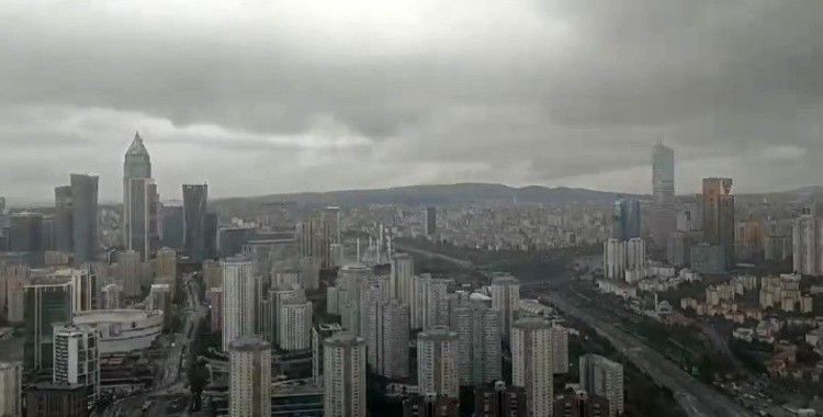 İstanbul semalarında yağmurun gelişi böyle kaydedildi
