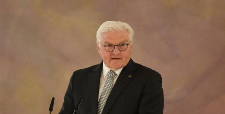 Almanya Cumhurbaşkanı Steinmeier, Katar'a inişinde uçakta 30 dakika bekledi