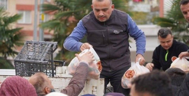 20 ton mandalina ve limon vatandaşlara dağıtıldı
