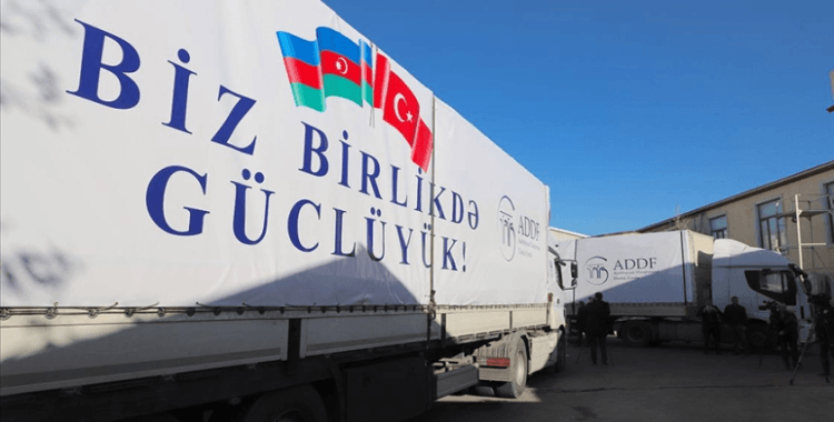 Azerbaycan, Türkiye’deki depremzedeler için 18 tonluk yardım malzemesi gönderdi