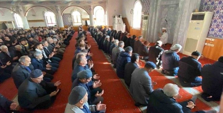 Kulu’da camilerde Filistin için dua edildi
